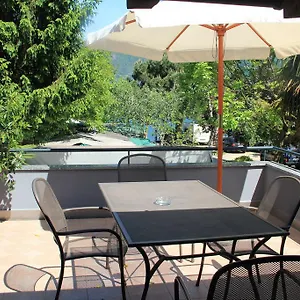 veranda-beach-apartment.it-lombardy.com/