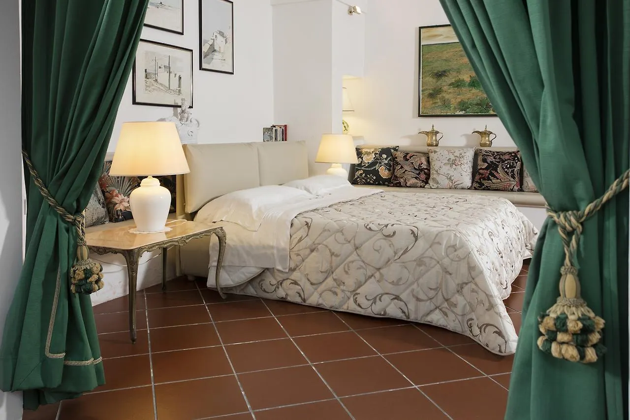 לצ'ה Antica Villa La Viola, Suite With Private Pool לינה וארוחת בוקר